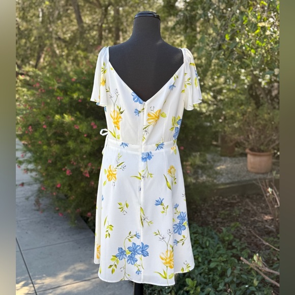 French Connection "Eme" faux wrap dress with flutter sleeves - size 8 - Picture 4 of 4